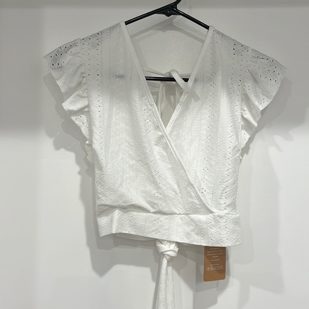 Xs NWT Shein Flutter Sleeve Crop Top